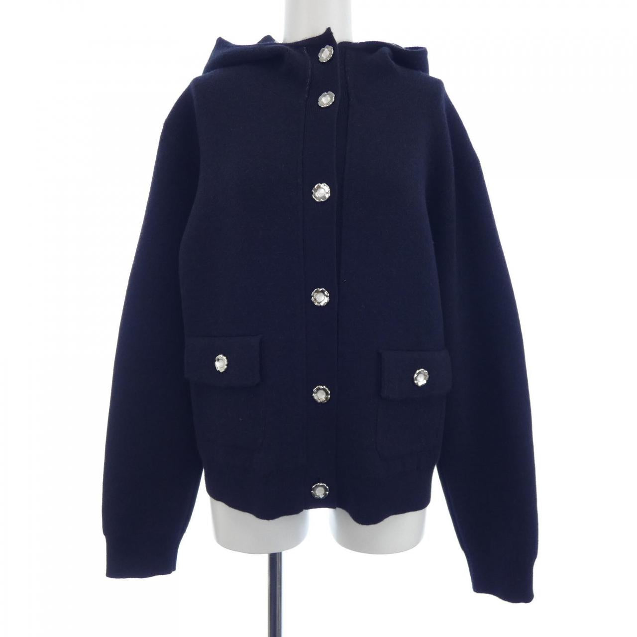 Chanel P76963K11096 Cashmere igan