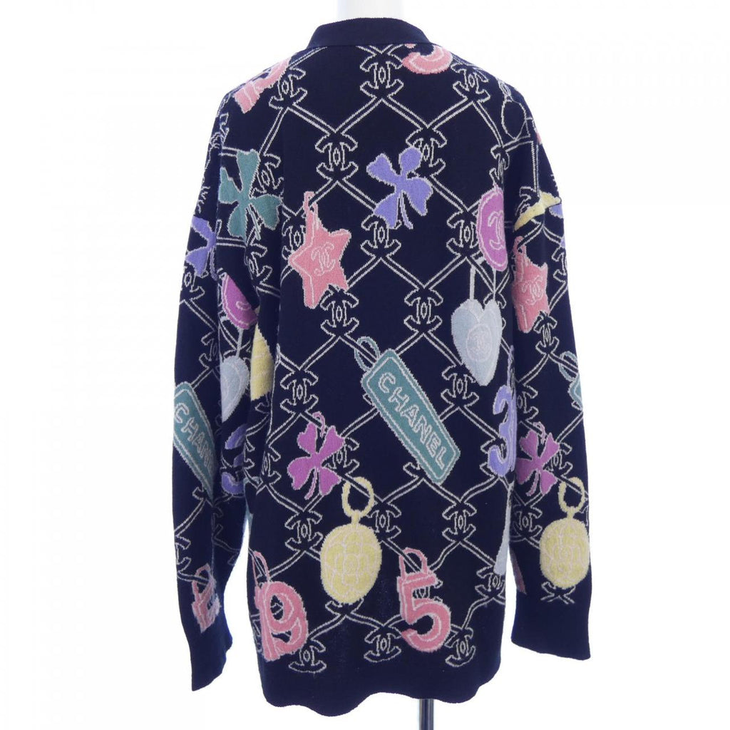 Chanel P72295K10398 Cashmere igan