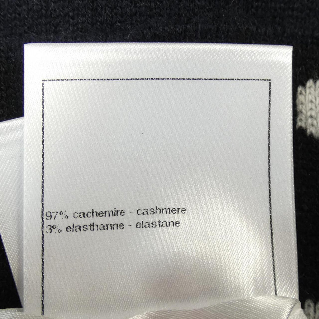 Chanel P76962K11096 Cashmere igan