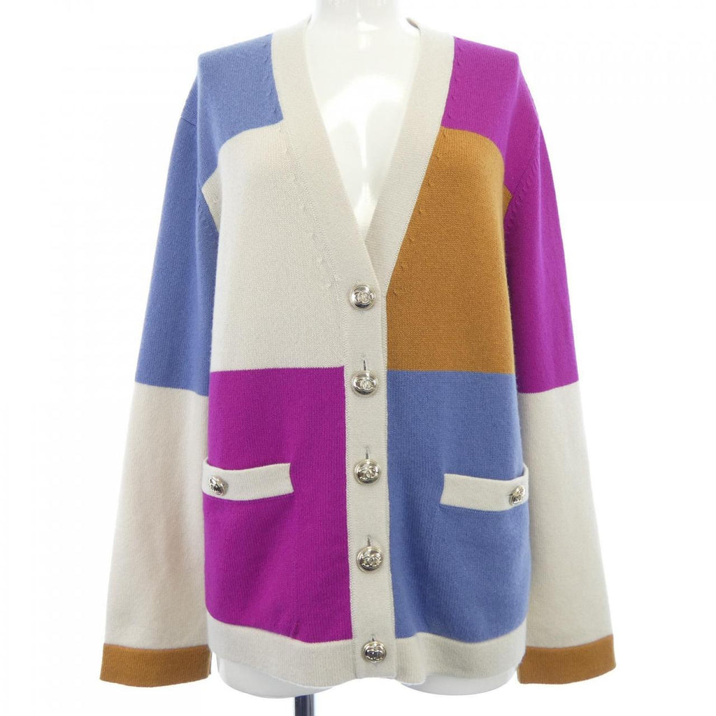 Chanel P65607K61302 Cashmere igan