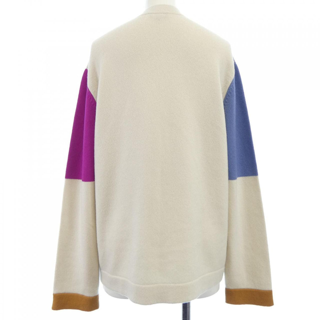 Chanel P65607K61302 Cashmere igan