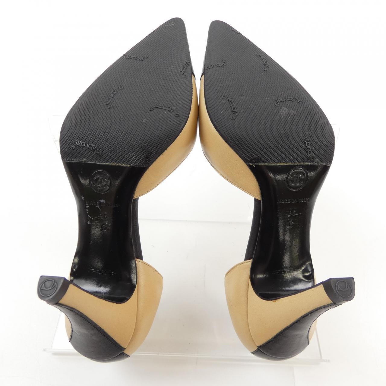 Chanel Pumps