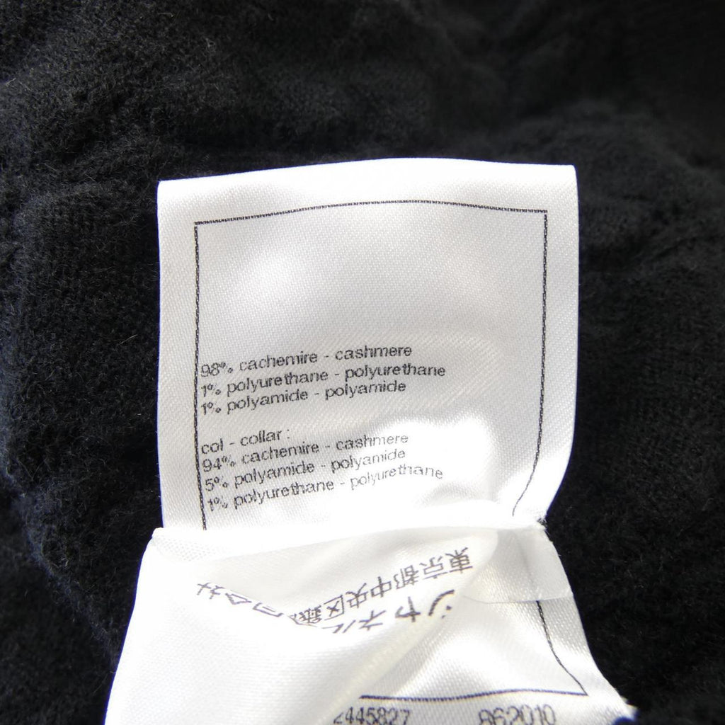 Chanel P77892K11246 Cashmere igan