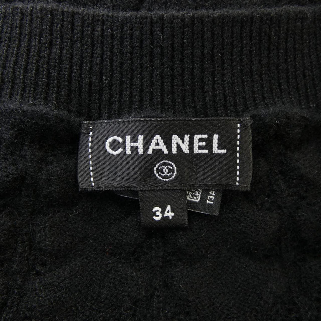 Chanel P77892K11246 Cashmere igan