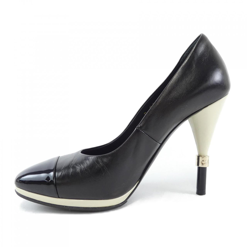 Chanel G32233Y50626 CRUM Calf Patent Calf Pumps