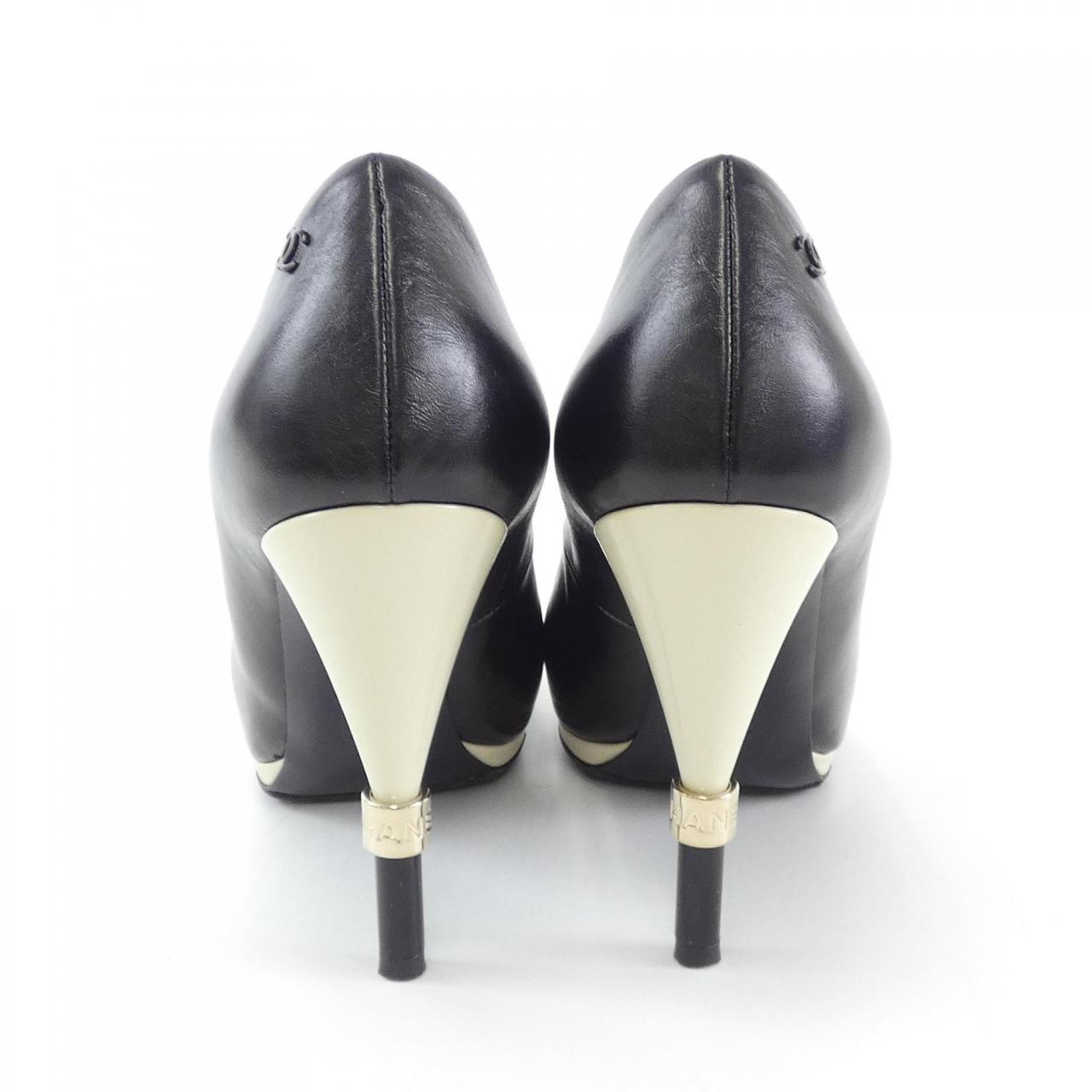 Chanel G32233Y50626 CRUM Calf Patent Calf Pumps