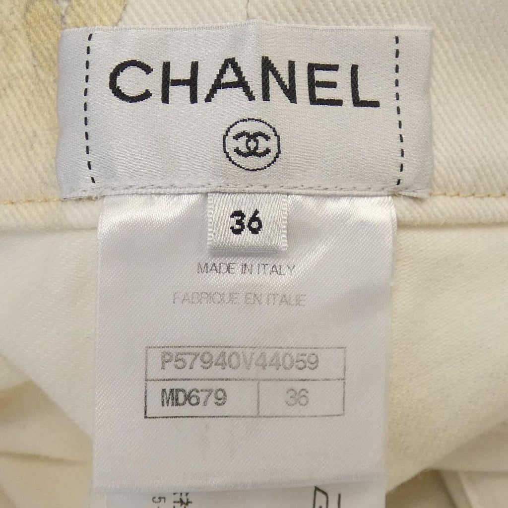 Chanel P57940V44059 Jeans