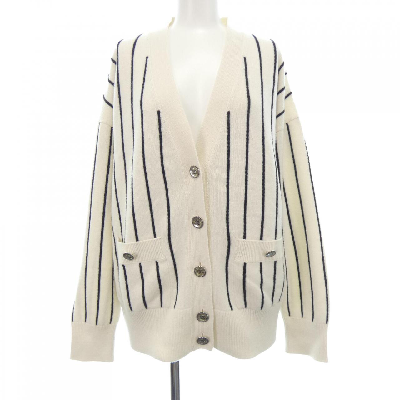 Chanel P74735K10714 Cashmere igan