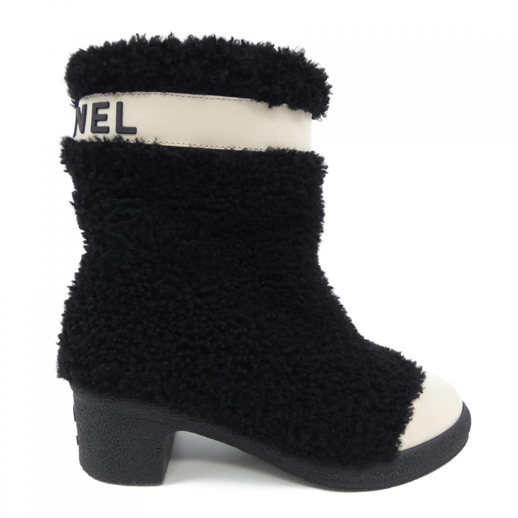 Chanel G34080Y51550 Shearling Boots