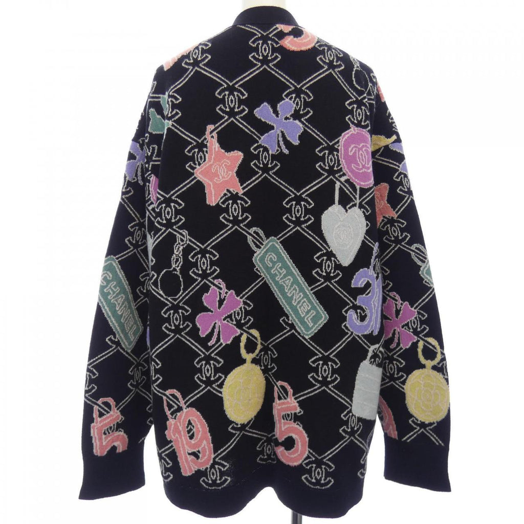 Chanel P72295K10398 Cashmere igan