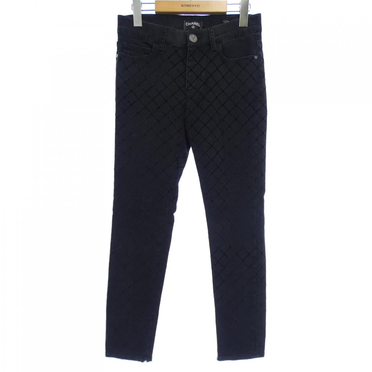 Chanel P58418V44384 Jeans