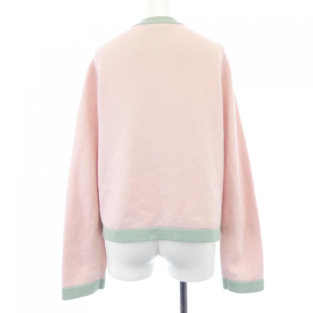 Chanel P76463K10983 Cashmere igan