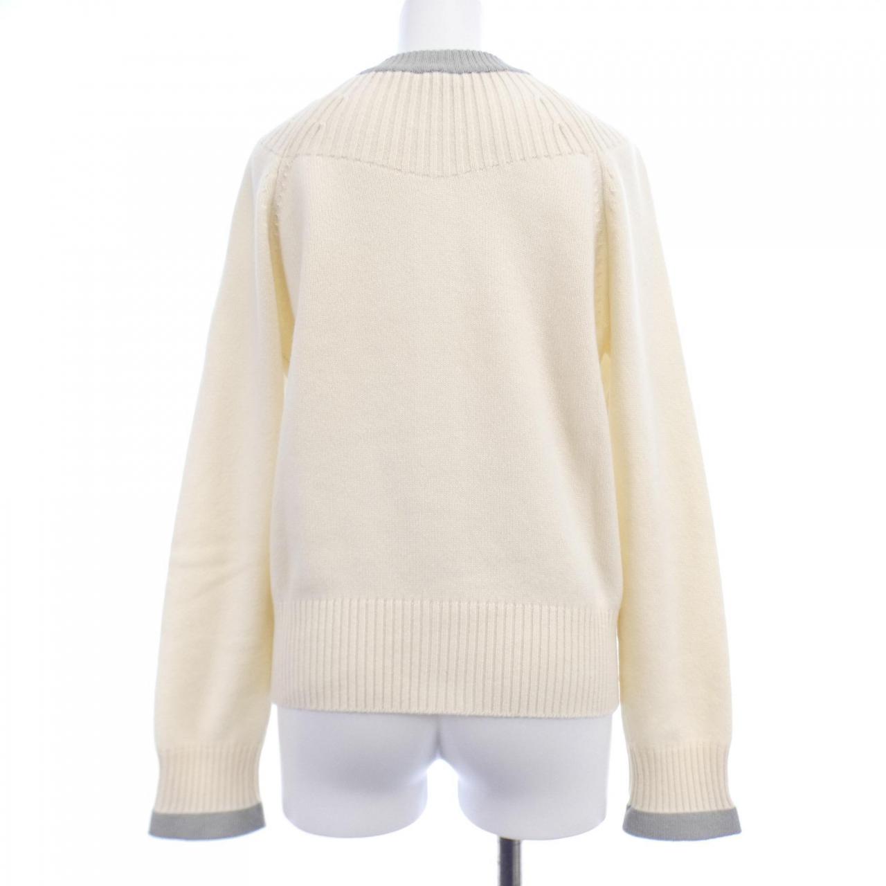 Chanel P47948K06140 Cashmere igan
