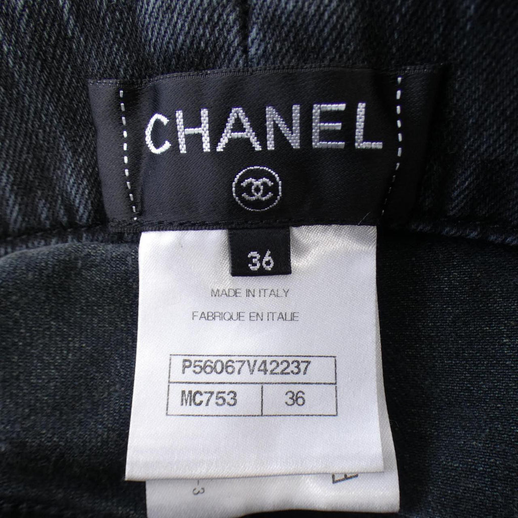 Chanel P56067V42237 Jeans