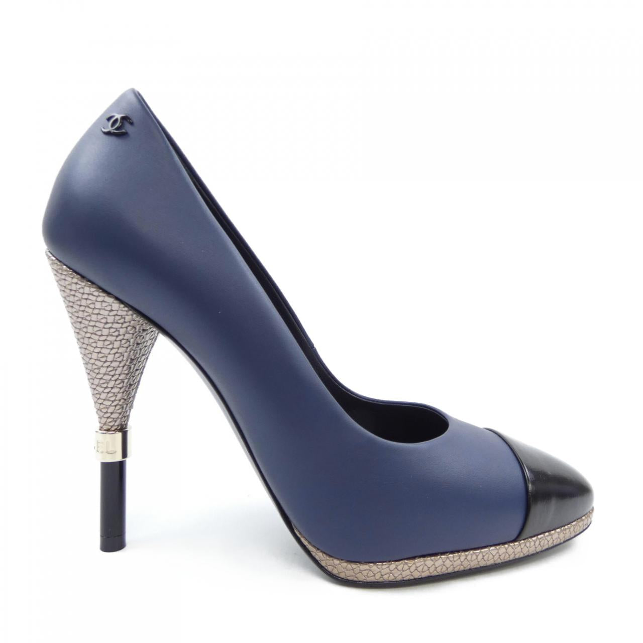 Chanel G32233Y50627 Calfskin Pumps