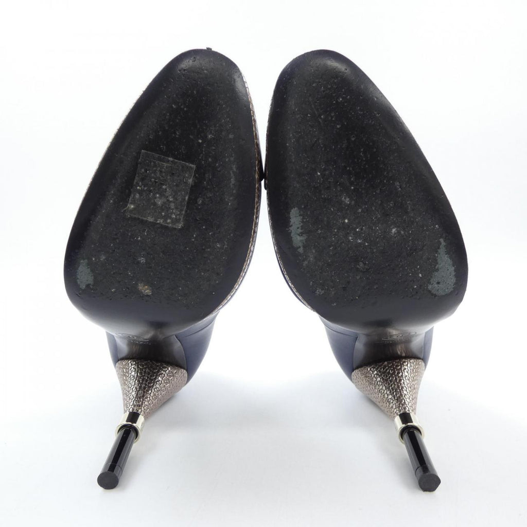 Chanel G32233Y50627 Calfskin Pumps