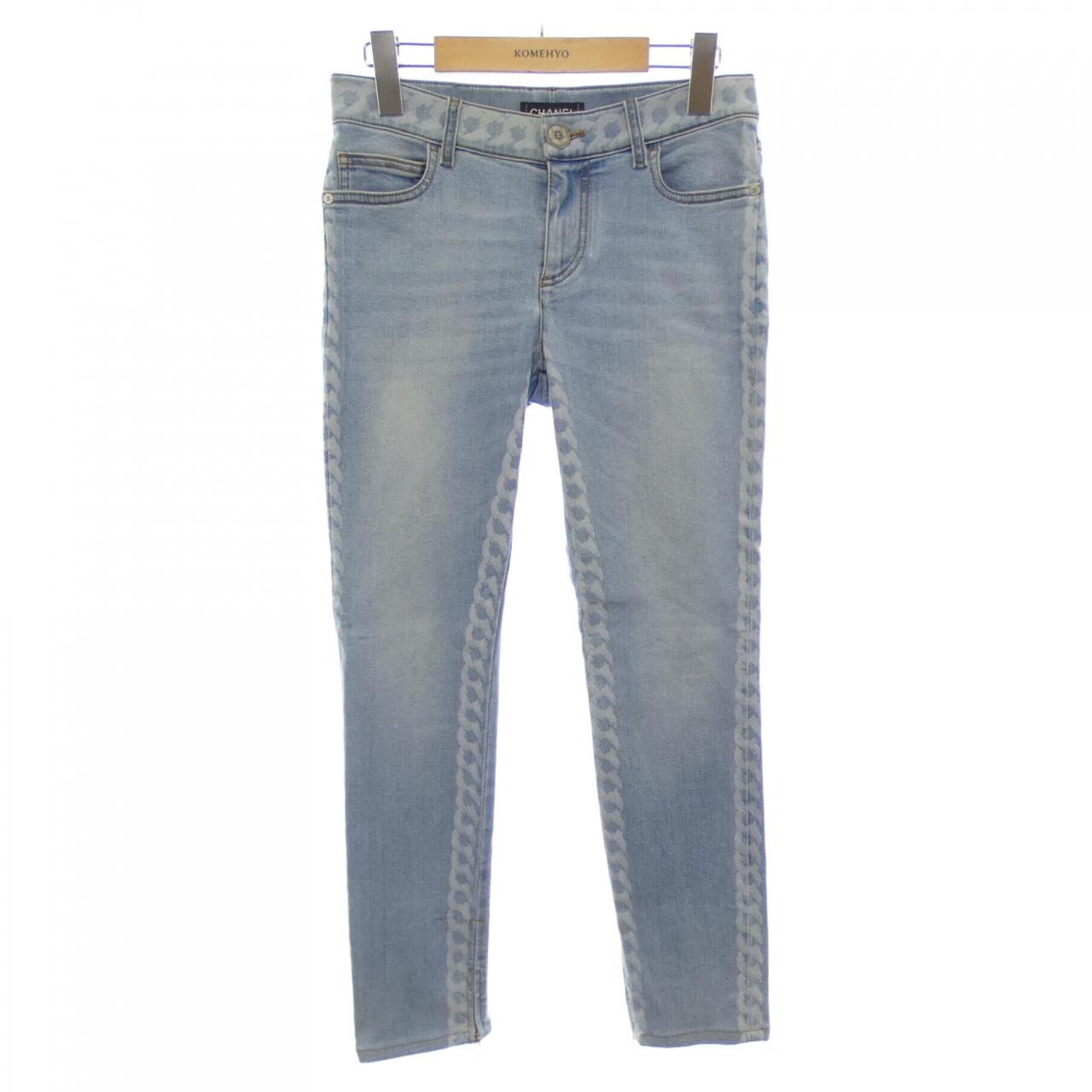Chanel P60875V46398 Jeans