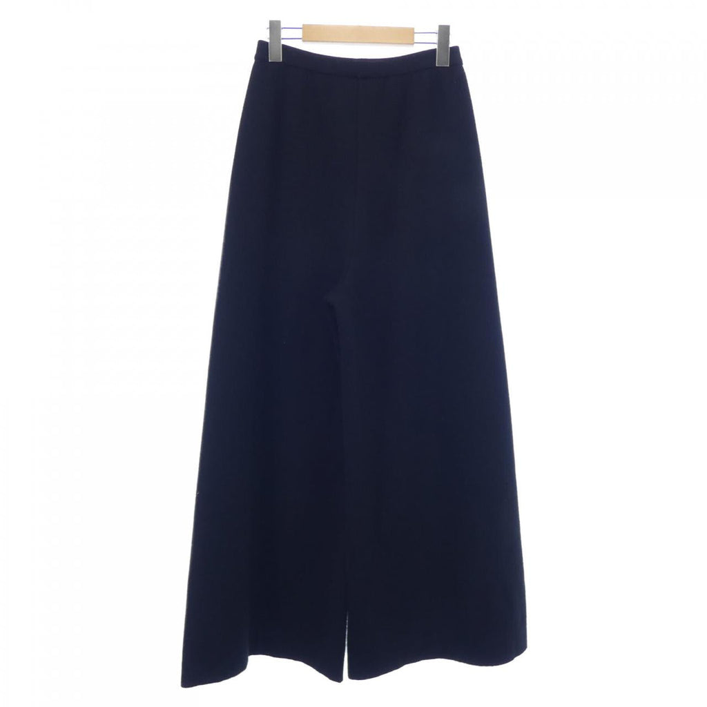 Chanel P62220K47614 Cashmere Blend Pants