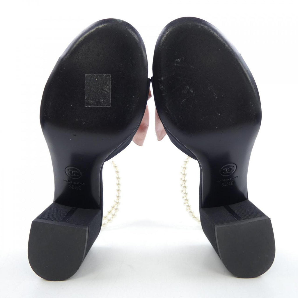 Chanel G45813B17349 Silk & Imitation Pearl Sandals