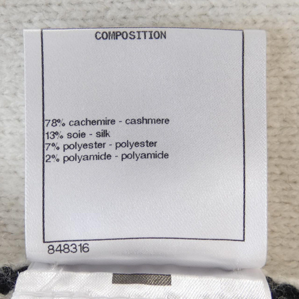 Chanel P71365K10274 Cashmere igan