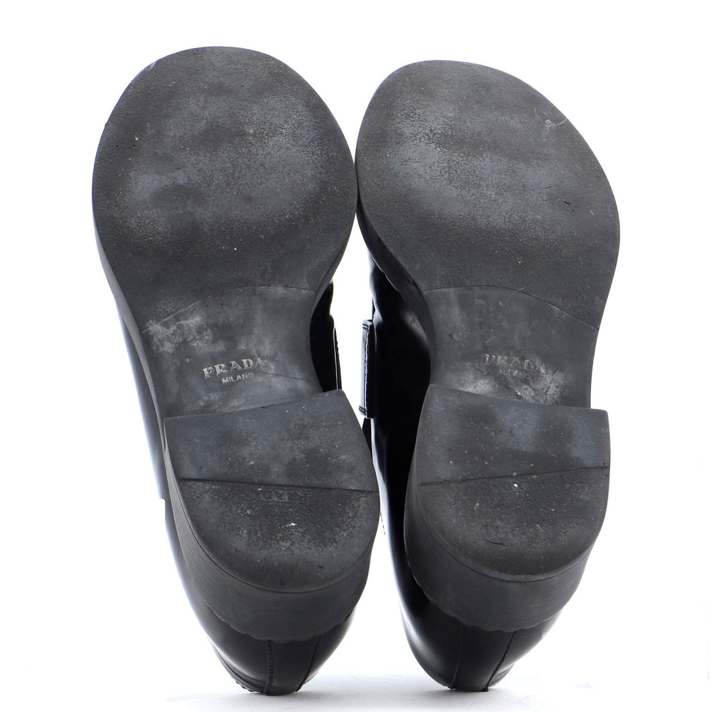 Women's Triangle Logo Loafers Spazzolato Leather