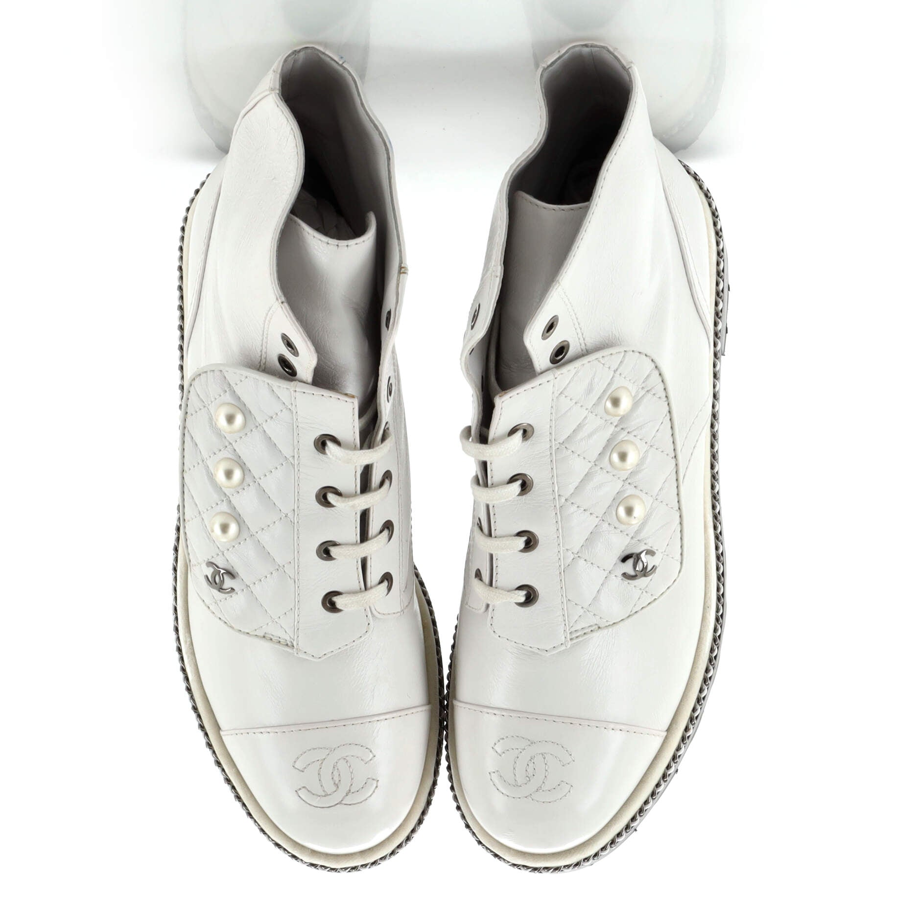 Women's Cap Toe CC Chain Around Pearl Combat Boots Leather