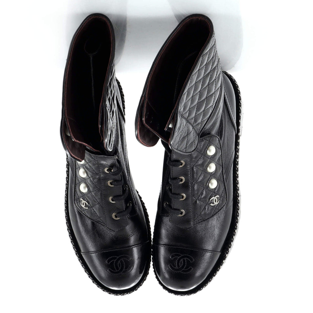 Women's Cap Toe CC Chain Around Pearl Combat Boots Leather