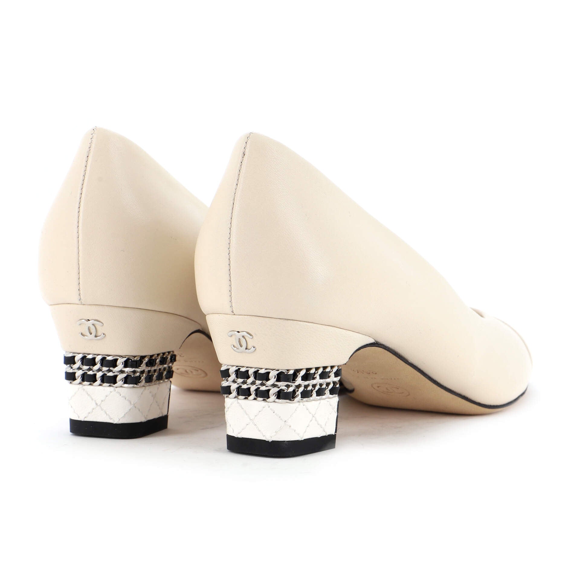 Women's Cap Toe Pumps Leather with Chain Detail