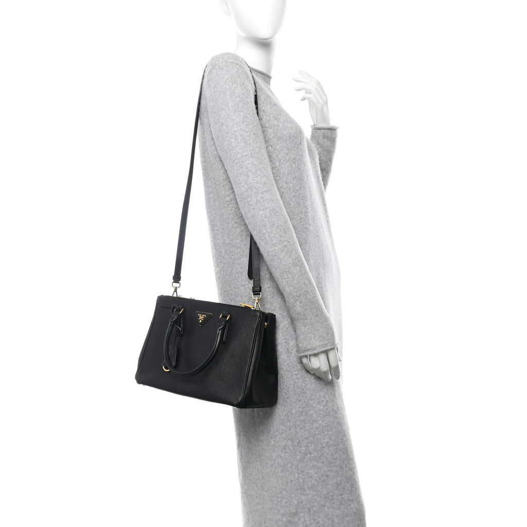 Saffiano Small Galleria Double Zip Tote Black