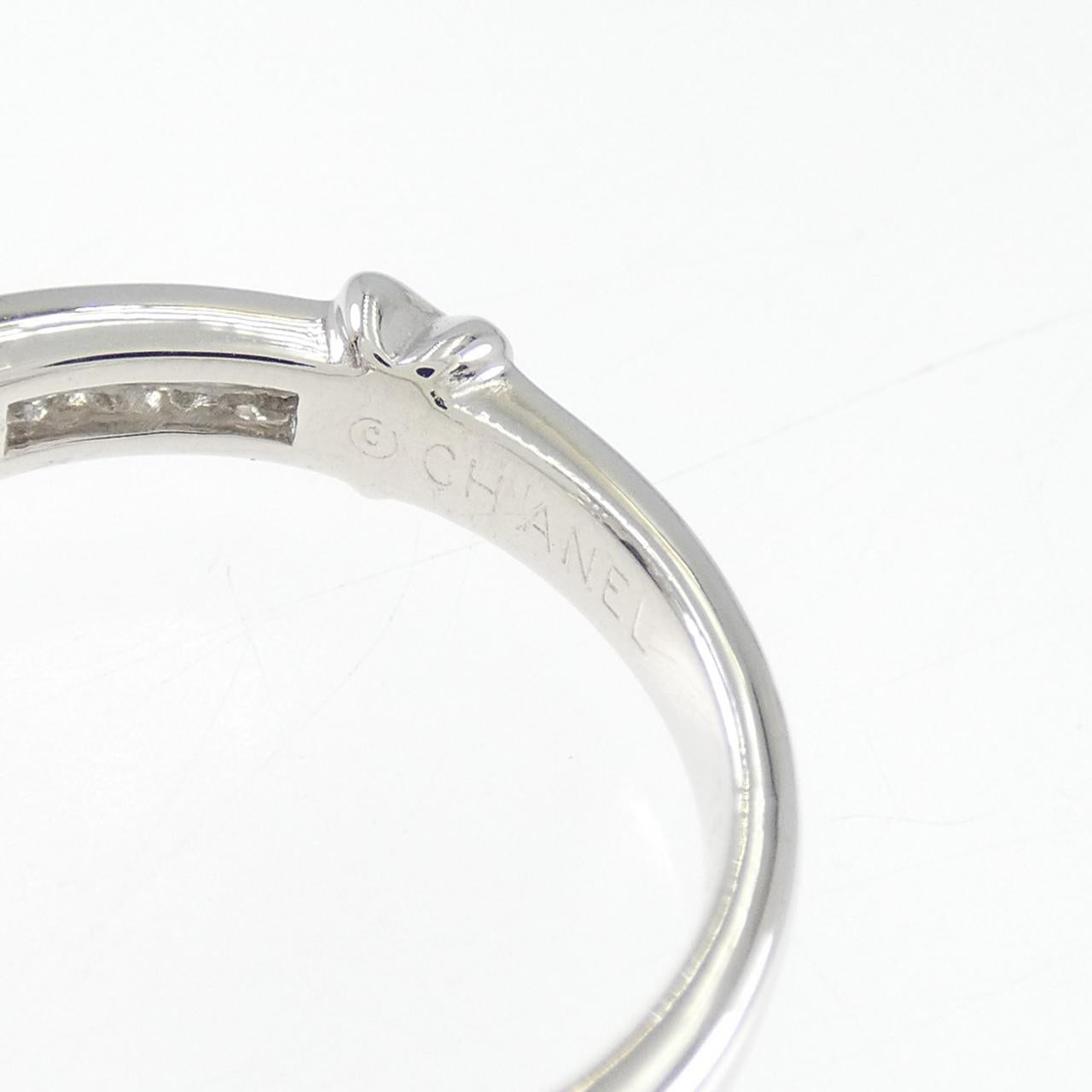 Chanel 750 White Gold Diamond Ring