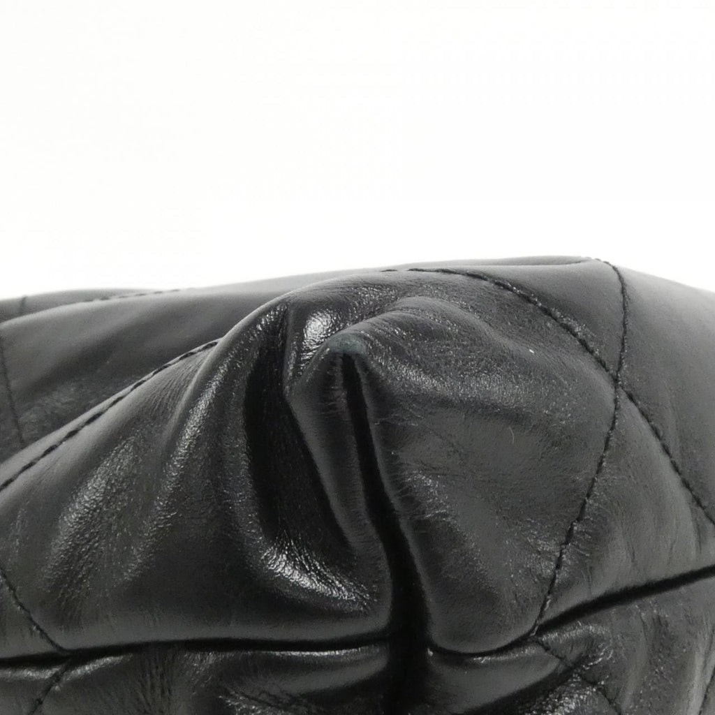 Chanel Chanel 22 Calf Shoulder Bag