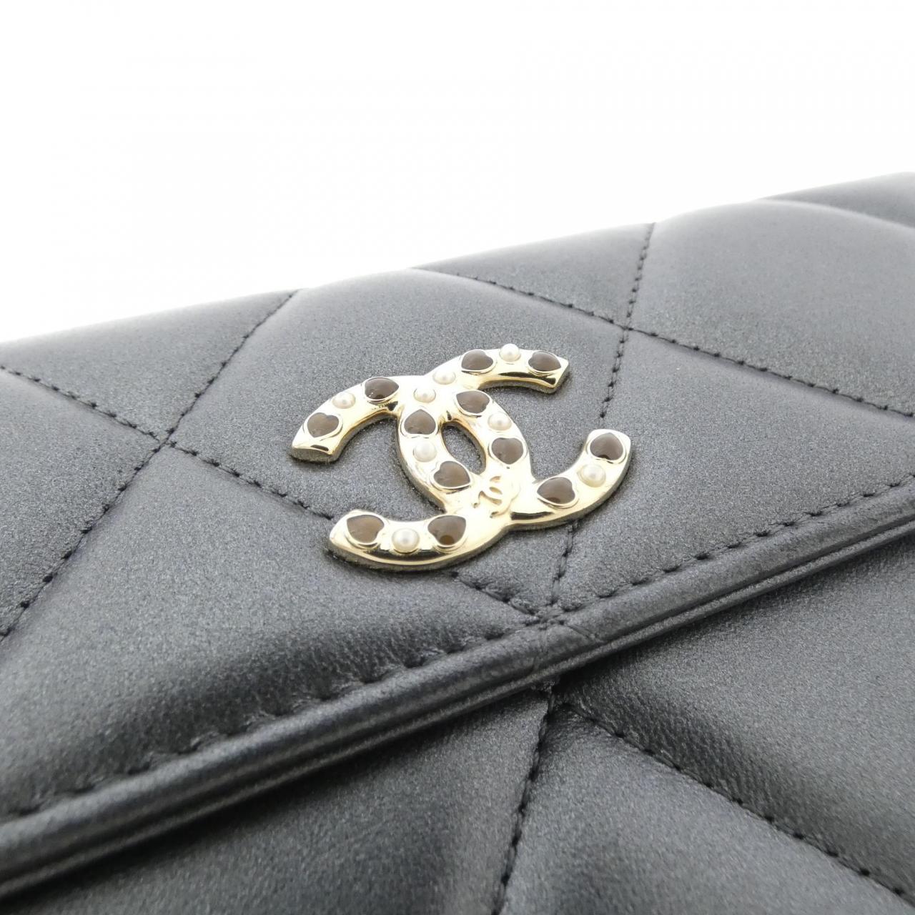 Chanel AP3327 Lambskin Long Wallet