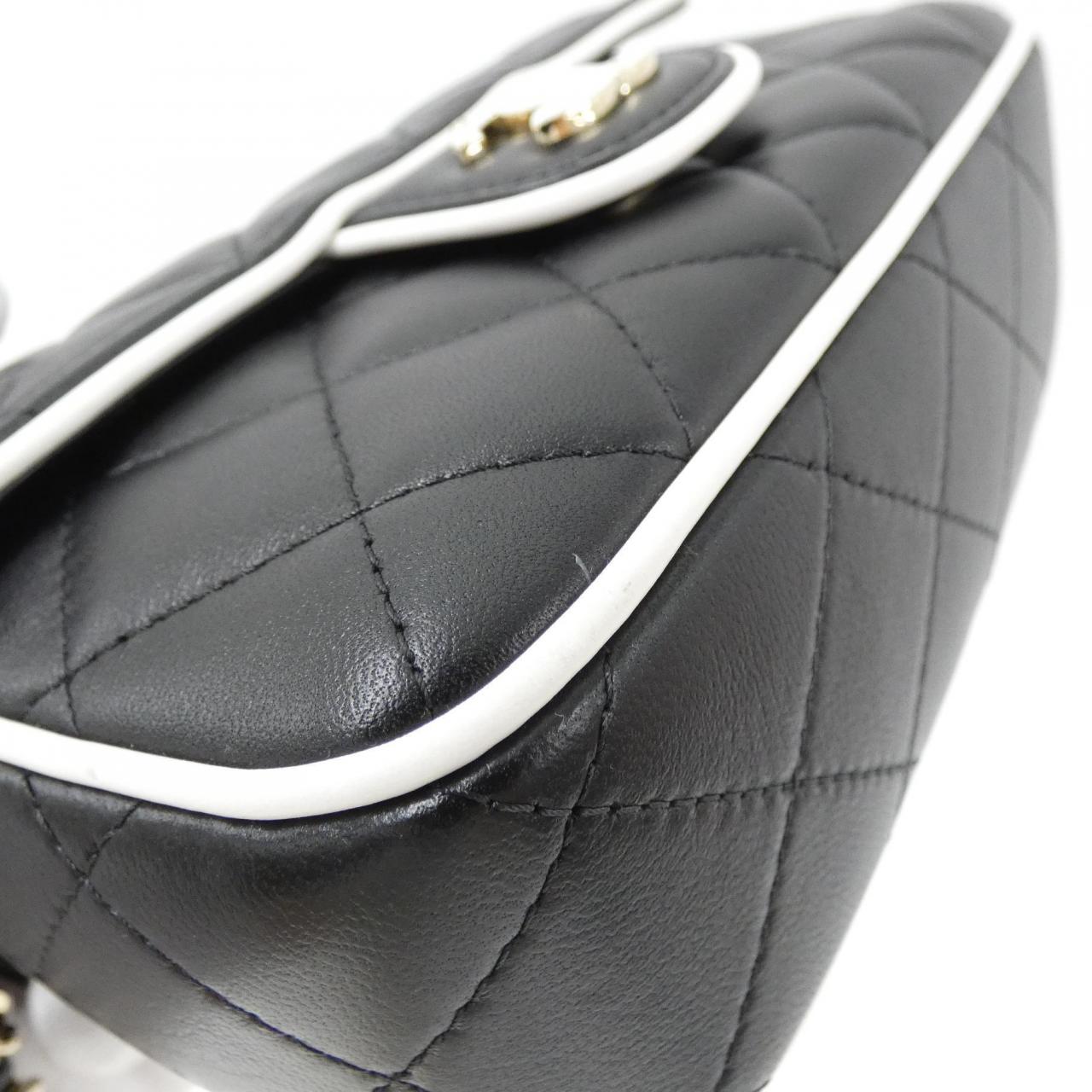 Chanel AP4516 Lambskin Chain Clutch