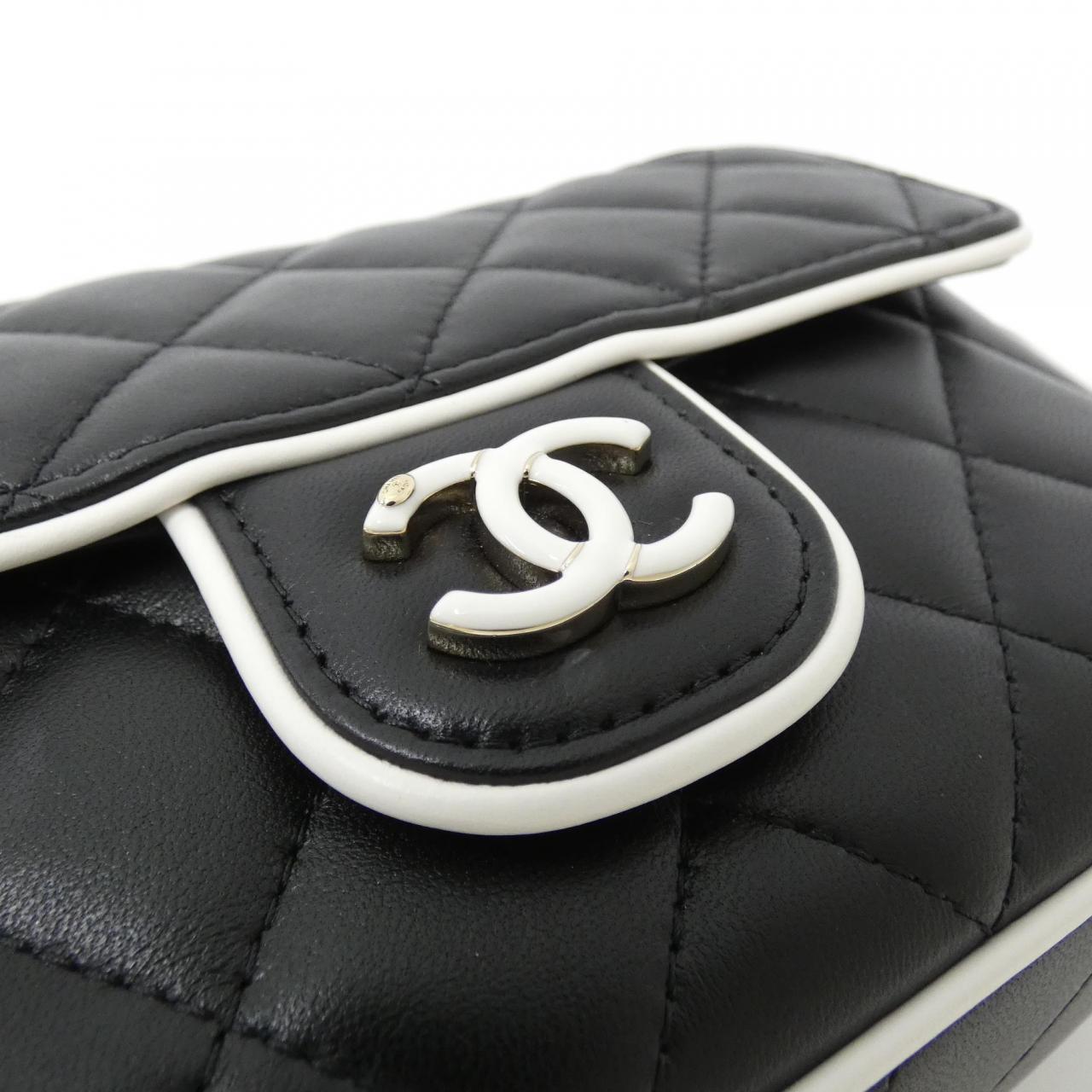 Chanel AP4516 Lambskin Chain Clutch