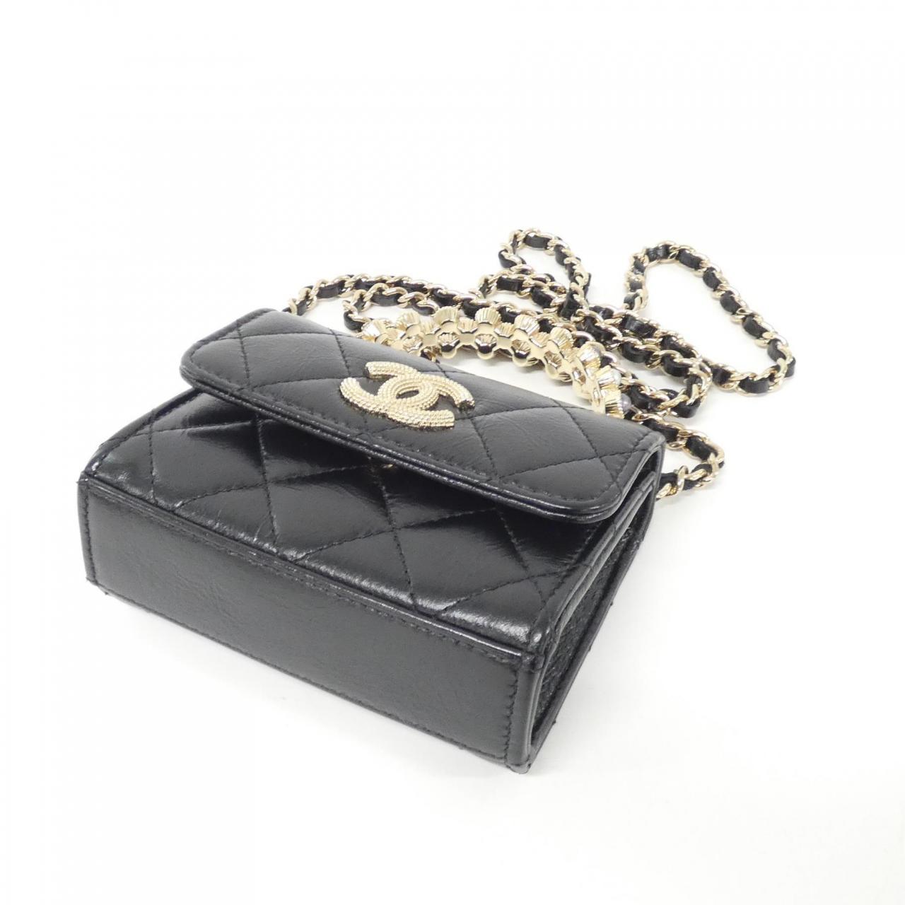 Chanel AP3802 Shiny Crumpled Lamb Clutch Bag