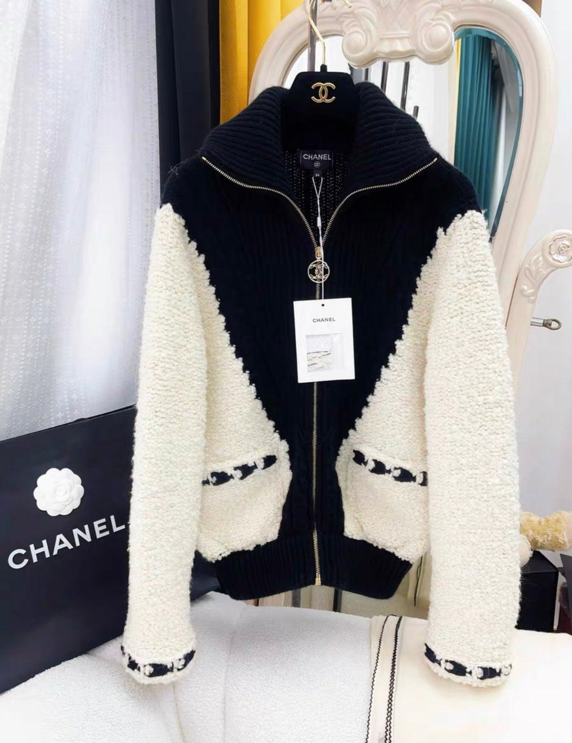 Chanel 19B Black & white shearling jacket size 34