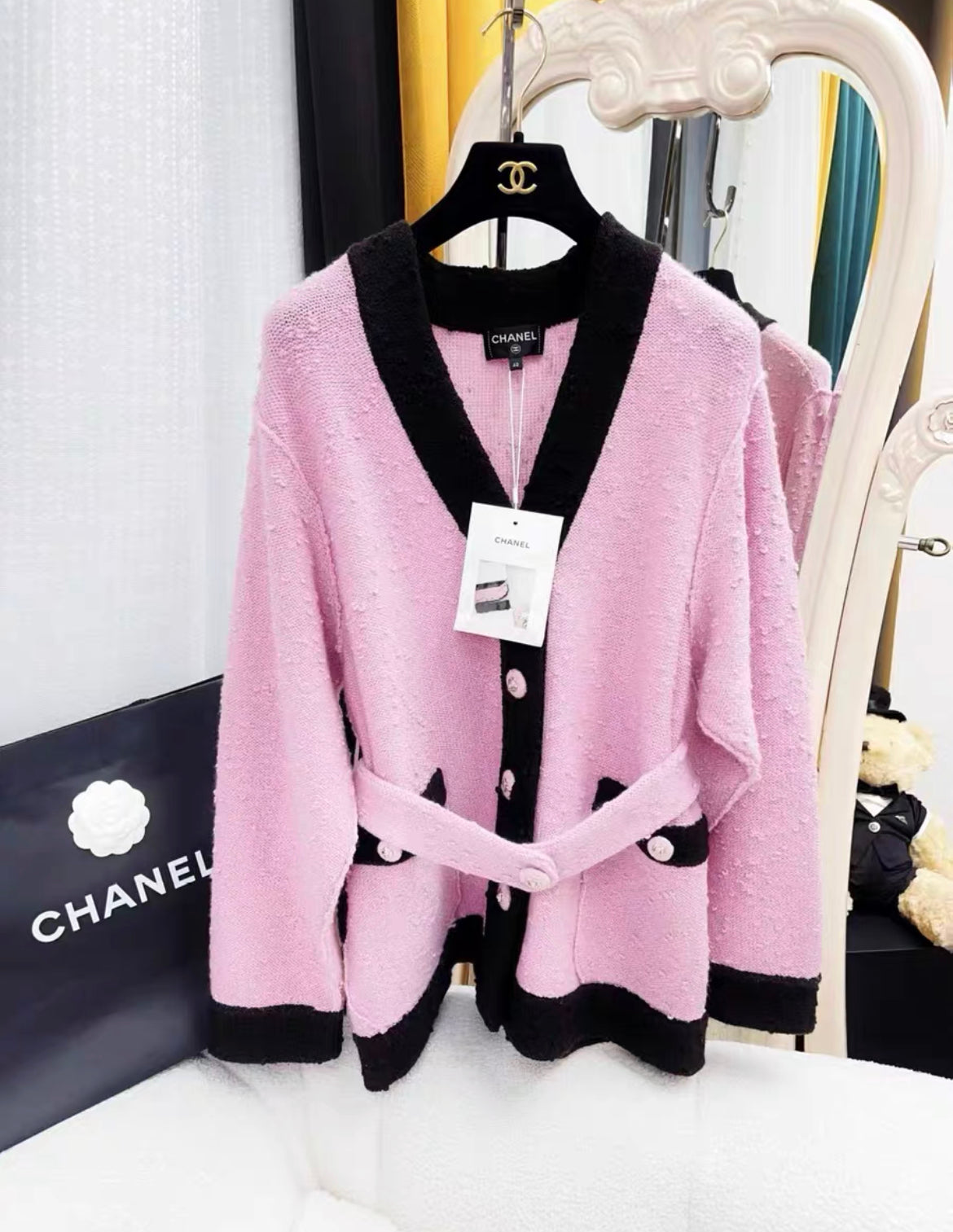 Chanel 24 Fall/Winter Wool Pink & Black igan size 40