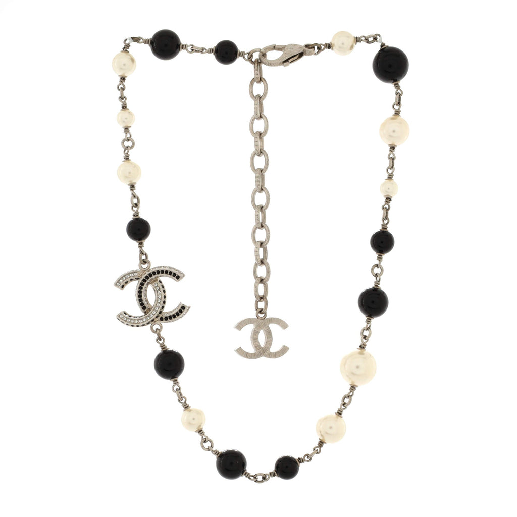 CC Choker Necklace Metal with Faux Pearls and Beads
