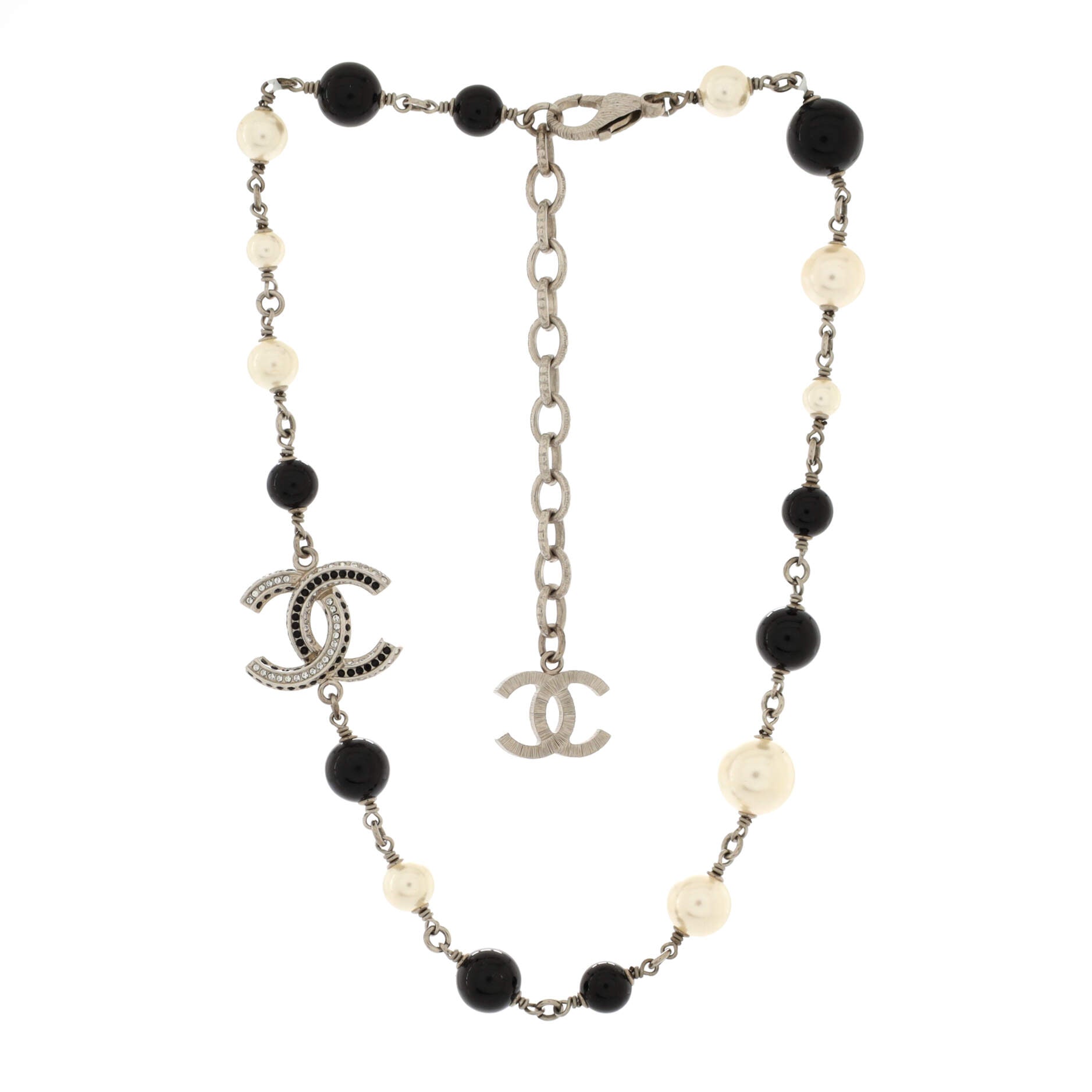 CC Choker Necklace Metal with Faux Pearls and Beads