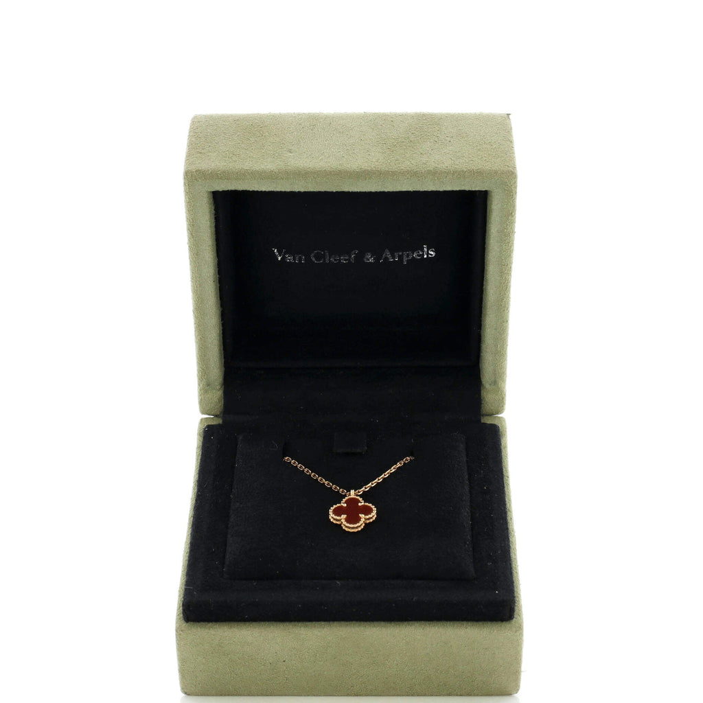 Sweet Alhambra Pendant Necklace 18K Rose Gold and Carnelian