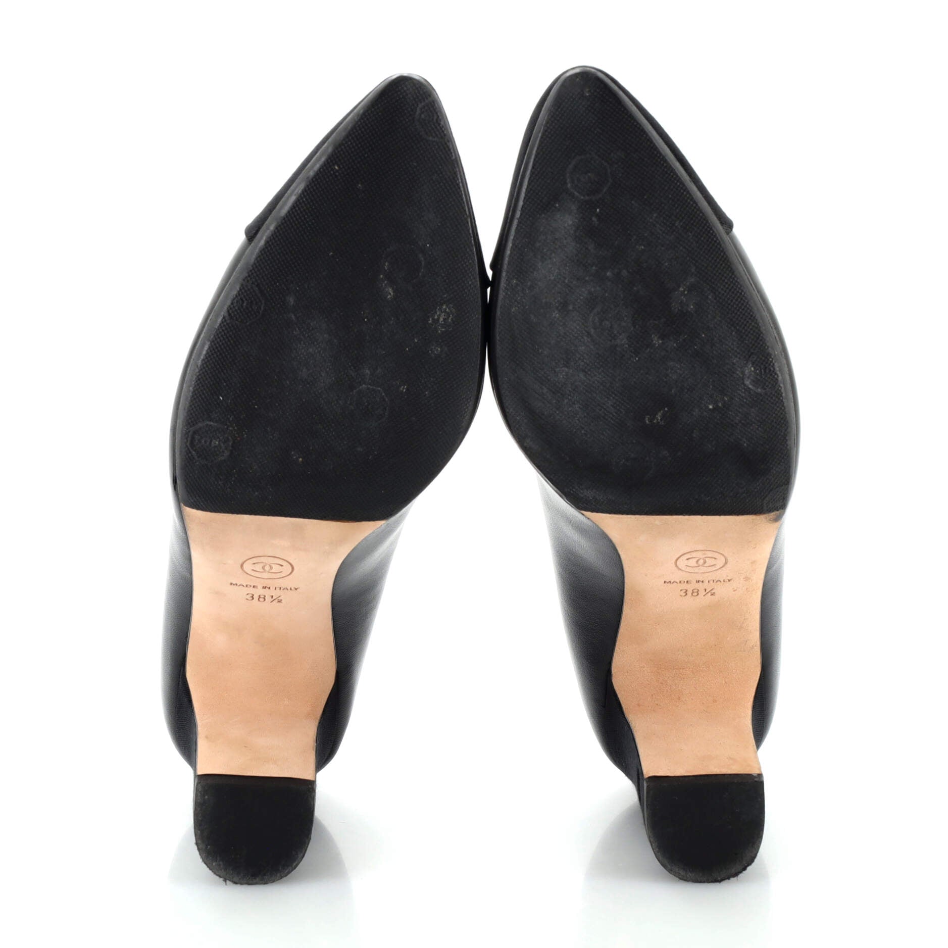 Women's Cap Toe Pumps Leather with Chain Detail