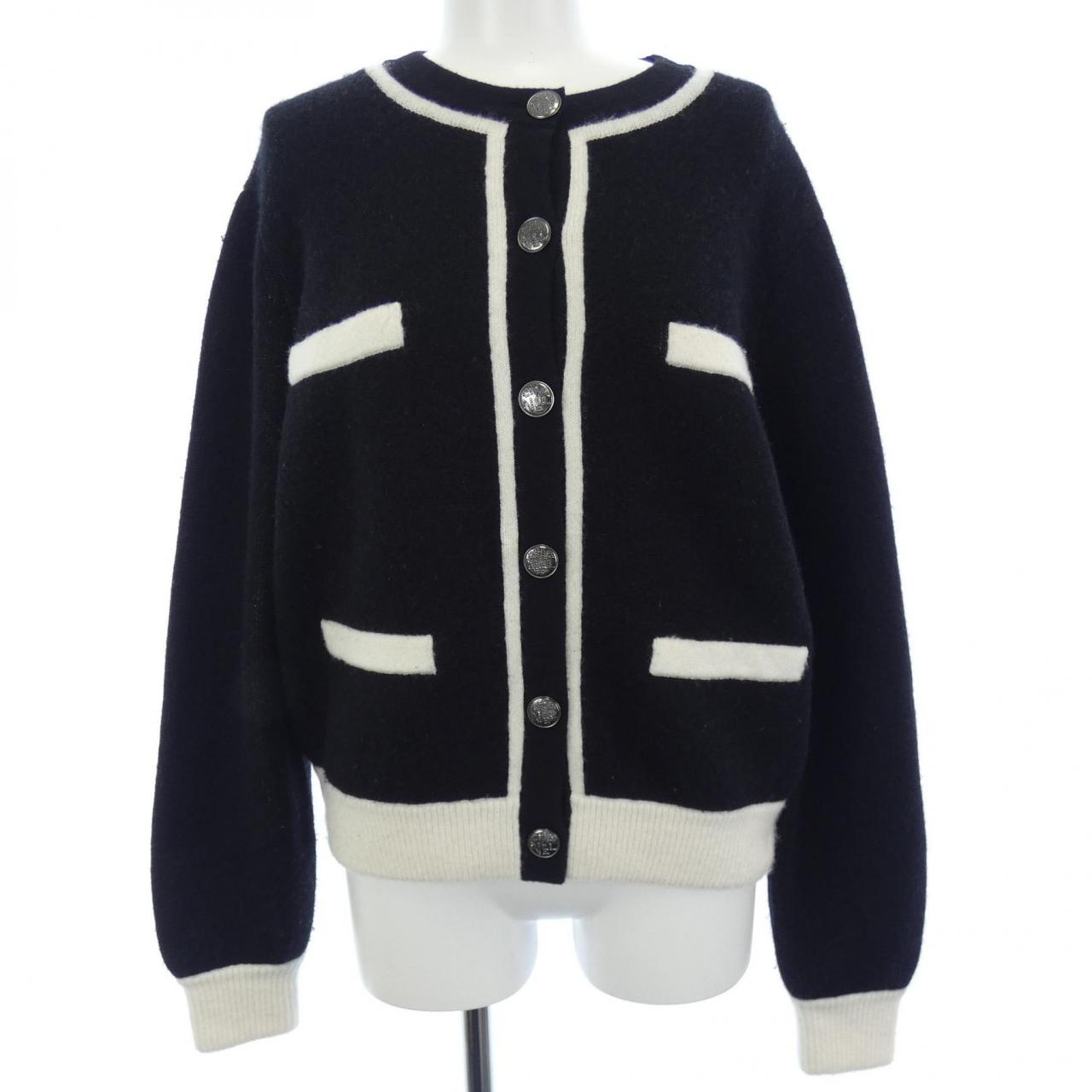 Chanel P71365K10274 Cashmere igan