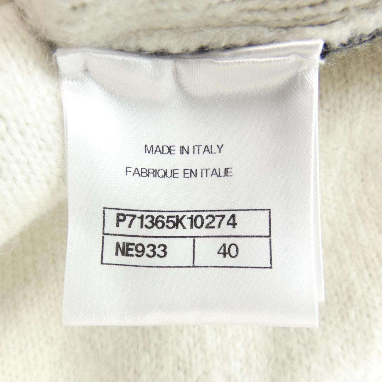 Chanel P71365K10274 Cashmere igan