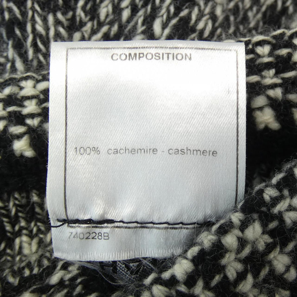 Chanel P26601V00005 Cashmere igan