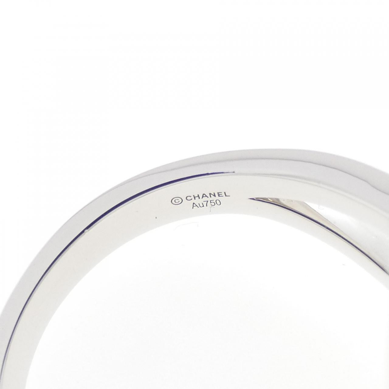 Chanel Sous le Signe du Lion 750 White Gold Ring