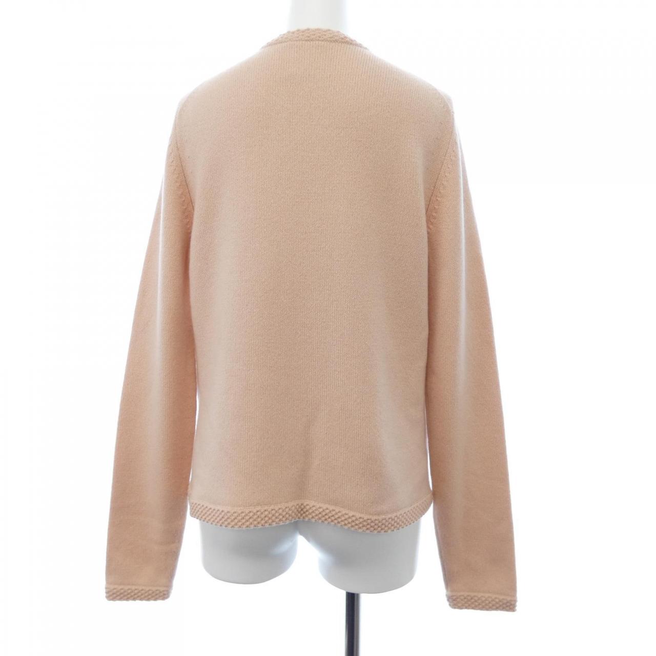 Chanel P25394V01833 Cashmere igan