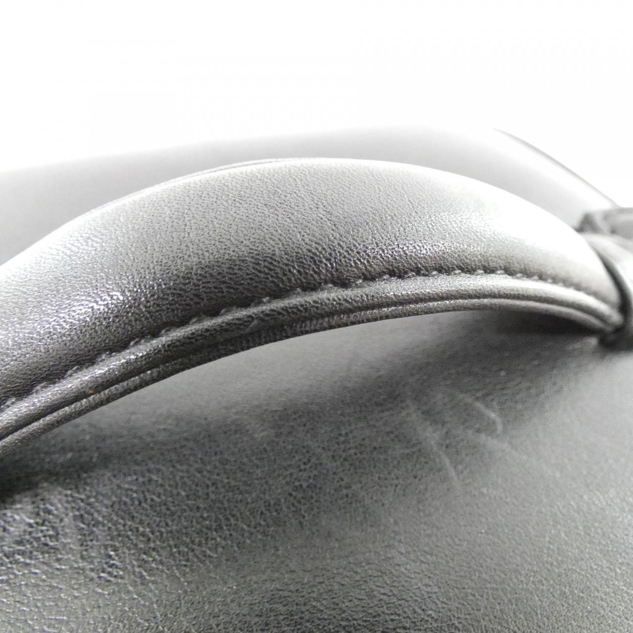 Chanel 01619 Lambskin Bag