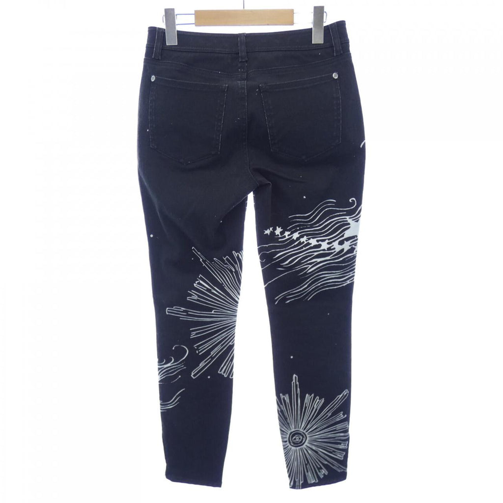 Chanel P71979V63579 Jeans