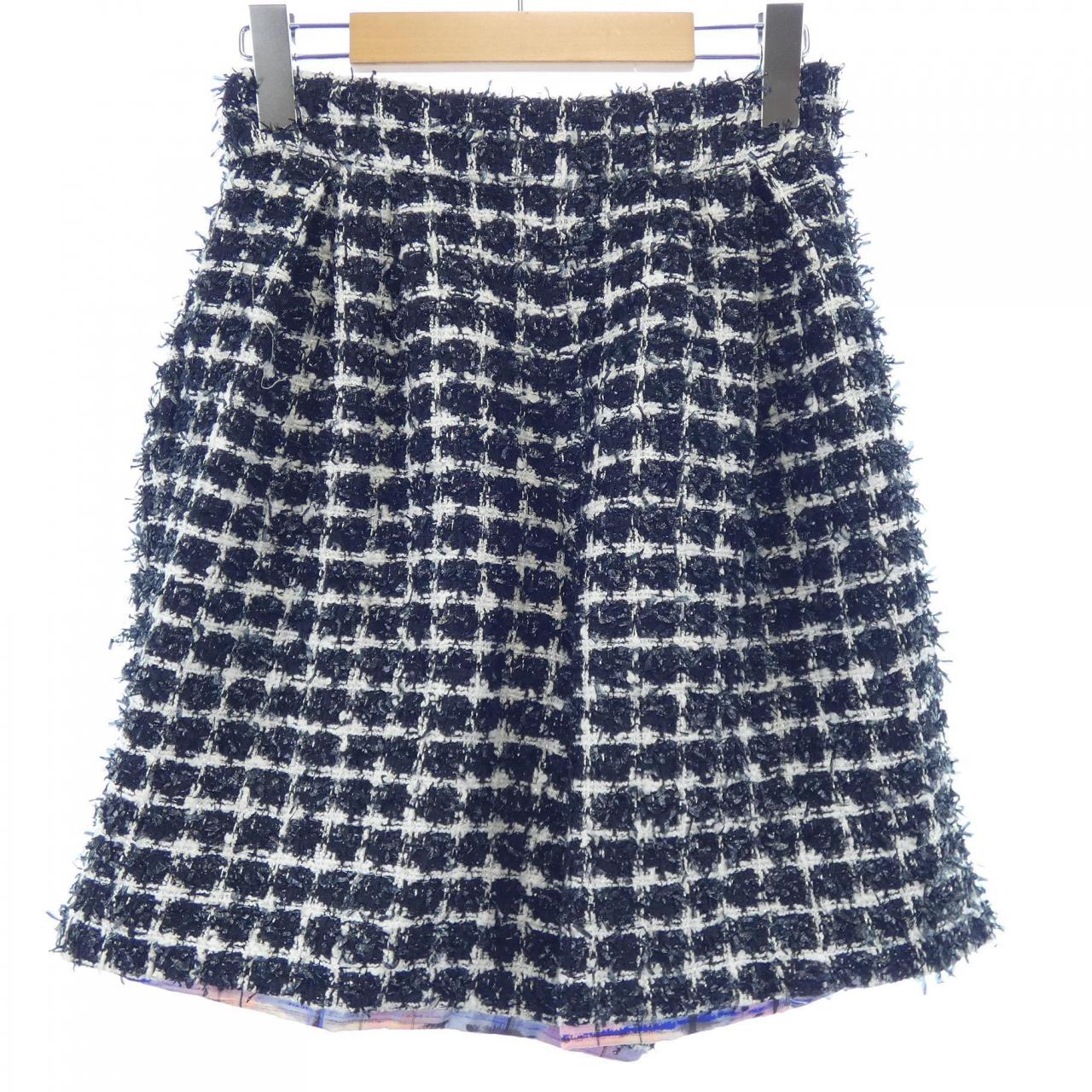 Chanel P64170V48652 Shorts