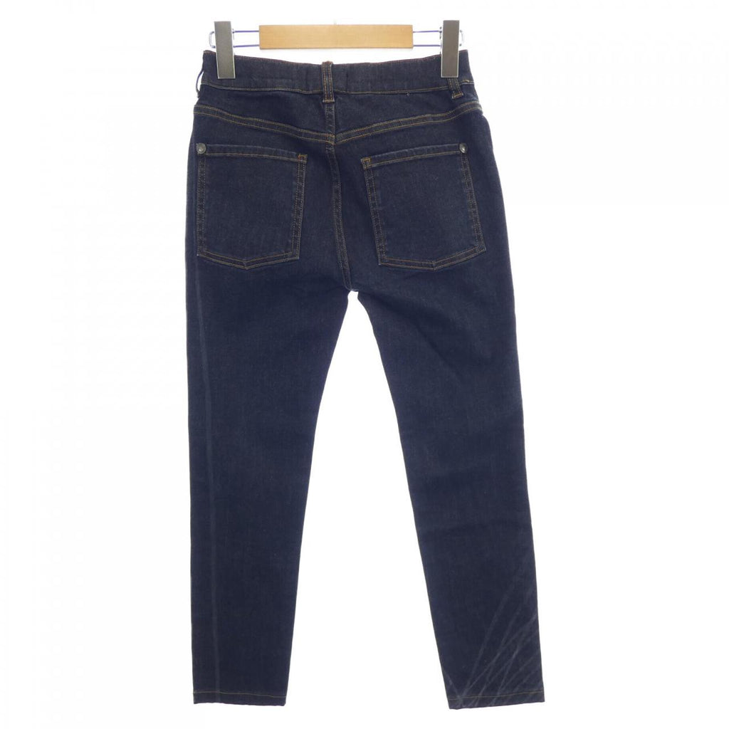 Chanel P47726V35865 14P Jeans